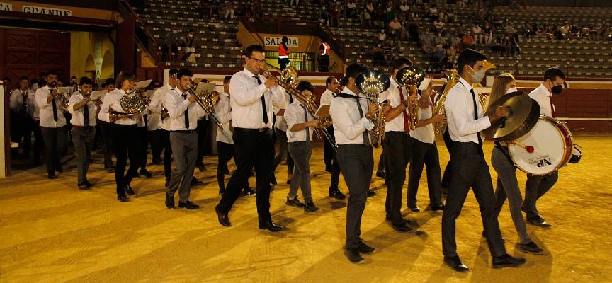 La Banda Municipal de Música vuelve al castillo de Cuéllar a ritmo de pasodobles