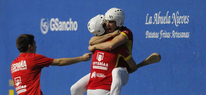 España oro frente a Francia en Pala Corta en el Campeonato del Mundo de Pelota Sub-23 en Vallelado
