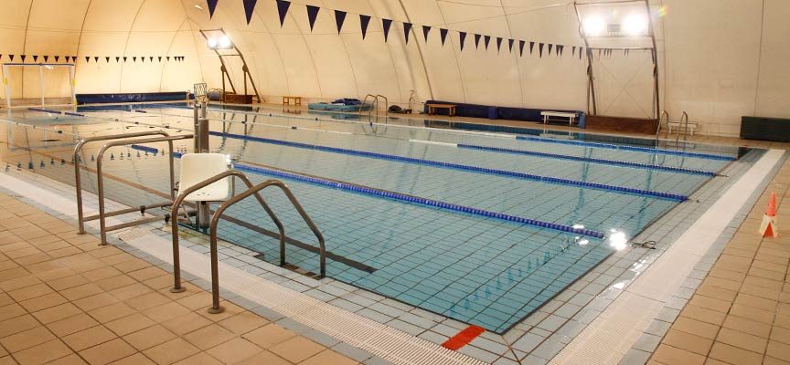 La piscina climatizada de Cuéllar amplía su horario los martes y jueves hasta las 22.00 horas