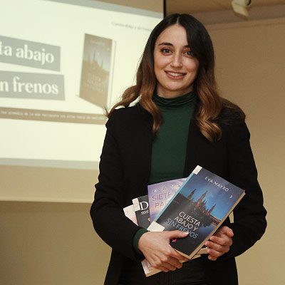 La cuellarana Eva Mayro se consolida como escritora, a punto de publicar su cuarta novela