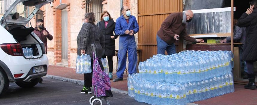 Los vecinos de Lastras de Cuéllar cierran el año consumiendo agua embotellada