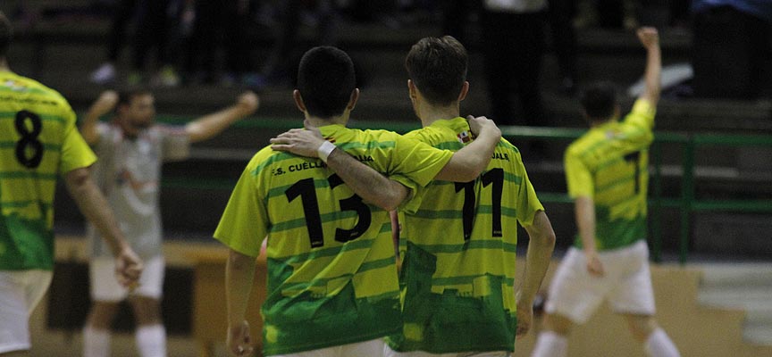 Jugadores del FS Cuélar celebran un gol ante el Ríver Zamora