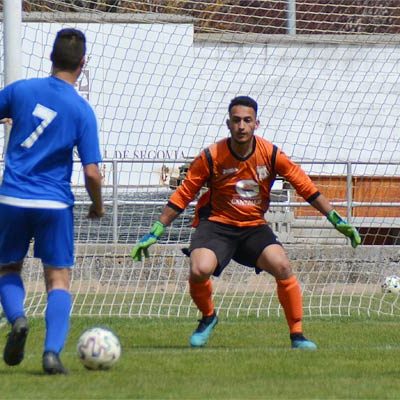 El CD Cuéllar arrasa al Cantalejo en un partido de muchos goles (6-2)