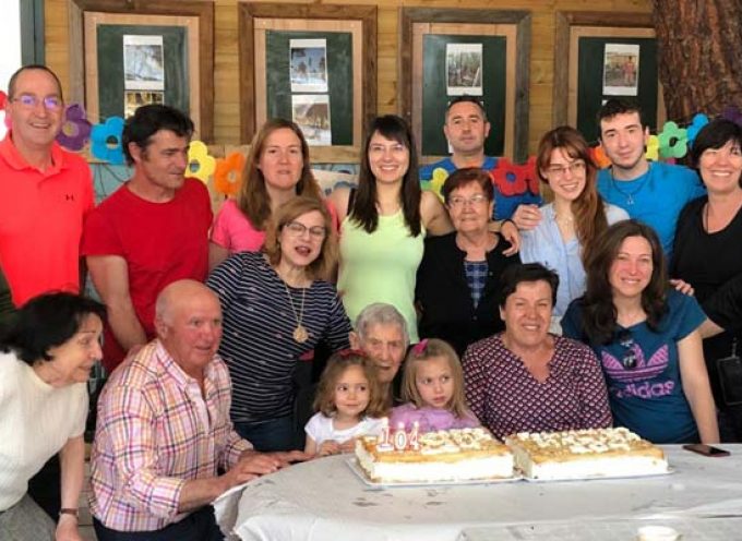 Máxima Verdugo se rodeó de su familia para celebrar su 104 cumpleaños