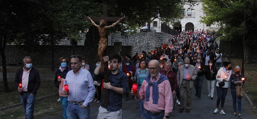 Rosario de antorchas previo a la celebración del 50 aniversario de la coranción de la Virgen de El Henar