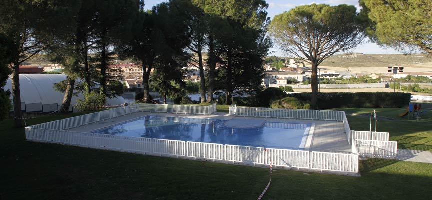 Piscina infantil de verano de Cuéllar. | Foto: Gabriel Gómez |