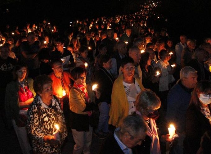 Miles de velas iluminarán esta noche la pradera de El Henar