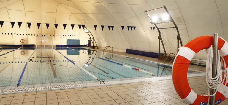 La nueva cubierta de la piscina climatizada y el comedor del colegio Santa Clara, entre las prioridades de la candidatura del PSOE