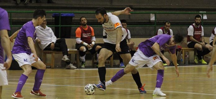 Partido entr Racing Cuéllar y La Bañeza