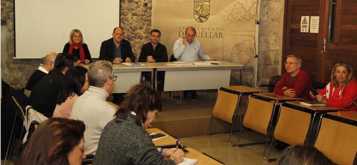 Imagen de algunos de los asistentes a la asamblea provincial del PSOE momentos antes de su inicio en el Palacio de Pedro I