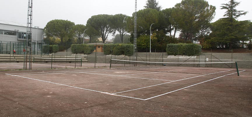 Imagen de archivo de las pistas de tenis de Cuéllar. | Foto: Gabriel Gómez |