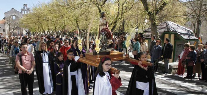 Procesión del Domingo de Ramos en Cuéllar en 2023