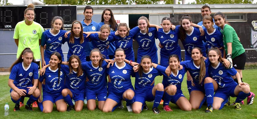 Equipo de fútbol femenino del CD Cuéllar para la temporada 2023-24. | Foto: CD Cuéllar |