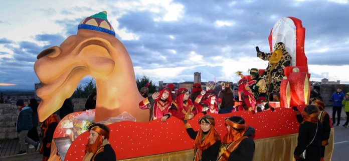 Cabalgata de los Reyes Magos en Cuéllar en 2024. | Foto: Gabriel Gómez |