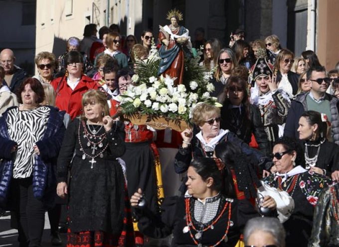 Las mujeres mandan en Cuéllar con la celebración de Santa Águeda