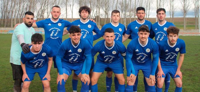 Equipo inicial del CD Cuéllar en el partido frente a Turégano. | Foto: CD Cuéllar |