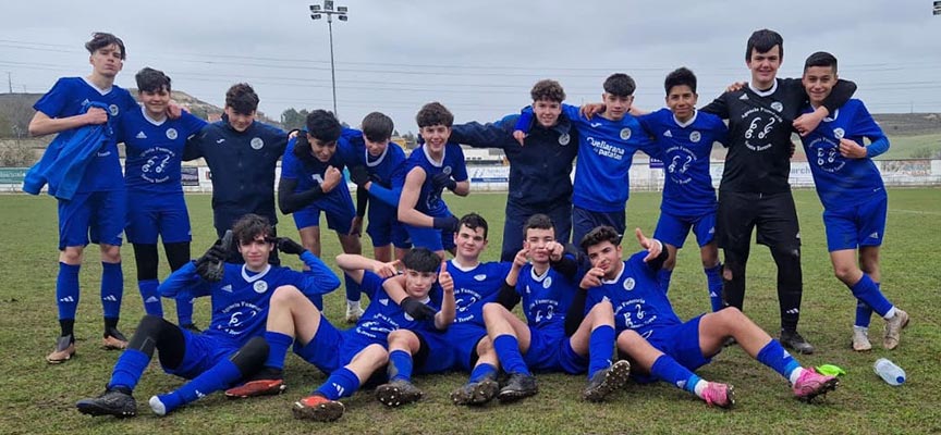 El equipo cadete del CD Cuéllar tras su partido frente al del Real Sitio. | Foto: CD Cuéllar |