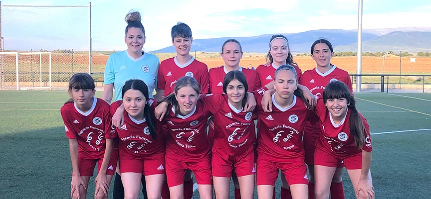 Once inicial del CD Cuéllar femenino en su partido en La Lastrilla frente a IE University. | Foto: Darío Cachorro |