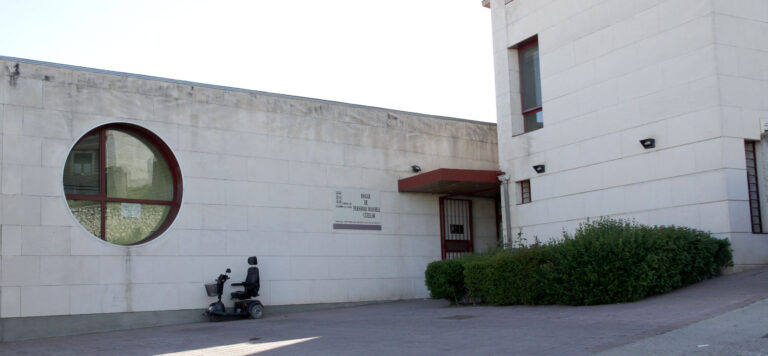 Talleres, música y rastrillo solidario en el programa navideño del Centro de Día de Personas Mayores