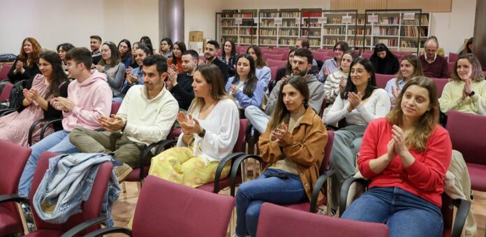 Alumnos dentro del Programa de Doctorado del Instituto de Biomedicina y Genética Molecular de Valladolid durante su reunión en Cuéllar. | Fotos: Gabriel Gómez |