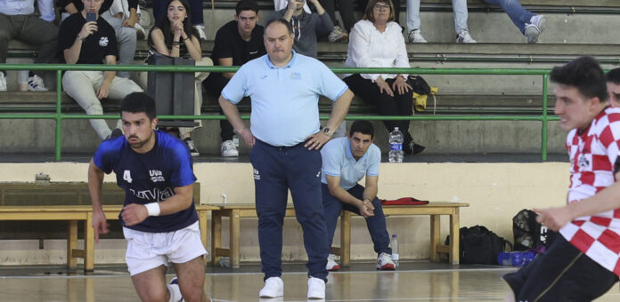 José Luis Plaza como entrenador del UVa en un partido en Santa Clara la temporada pasada frente al FS Cuéllar. | Foto: Gabriel Gómez |