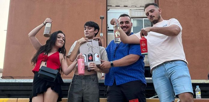 Concurso de limonadas organizada por la Asociación de Jóvenes Cuellaranos. | Foto: AJC |
