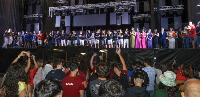 Pregón y nombramiento de reinas y rey de las fiestas de Sanchonuño 2024. | Foto: Gabriel Gómez |