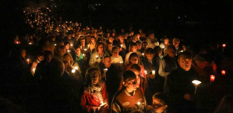 Las velas lucirán esta noche en el Rosario de Antorchas previo a la romería de El Henar