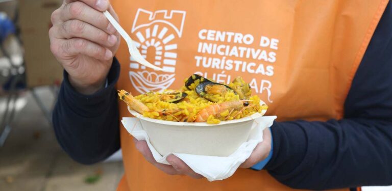 El CIT y la Peña Madridista suman magia y una paella a la Marcha de la AECC en Cuéllar