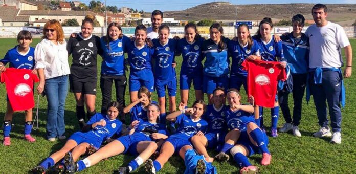 Equipo sénior femenino del CD Cuéllar. | Foto: Jesús Santana |