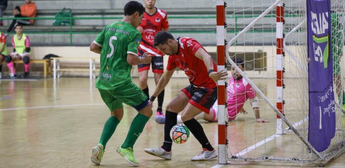 Partido entre el FS Cuéllar Cojalba y el Arcos de la Llana disputado en Cuéllar. | Foto: Gabriel Gómez |