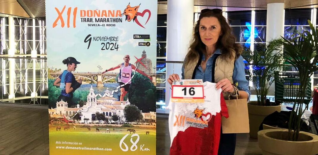 La cuellarana M.ª Ángeles Arranz durante el Doñana Trail Marathon. | Foto: Roberto López |
