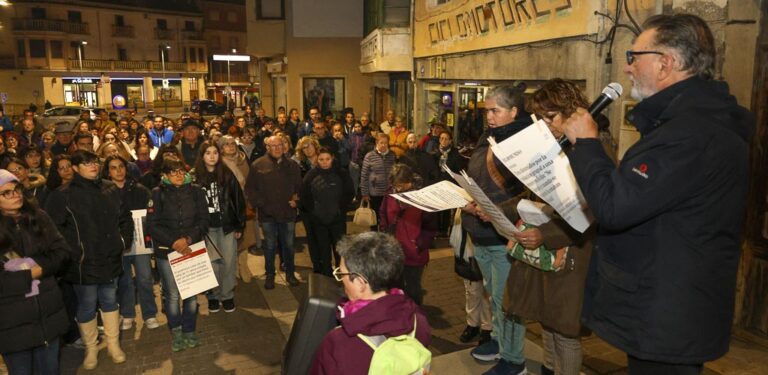 Cuéllar conmemora el 25N con concentraciones, charla y teatro