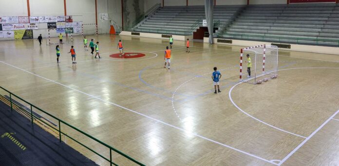 Imagen del interior del polideportivo Santa Clara de Cuéllar. | Foto: Gabriel Gómez |