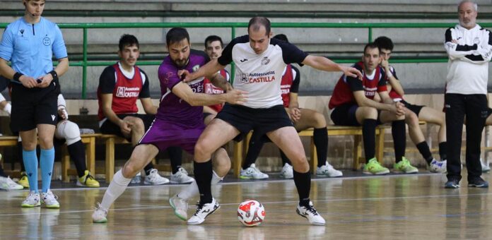 Partido de fútbol sala disputado en Cuéllar entre el Racing Cuéllar y el Cistierna. | Foto: Gabriel Gómez |
