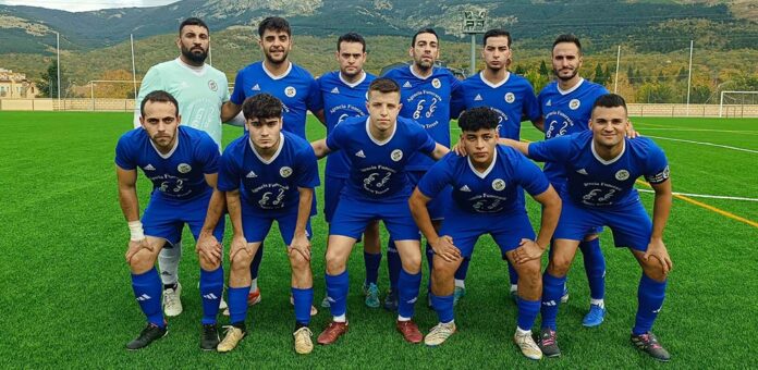 Equipo inicial del CD Cuéllar en su partido en el campo del Real Sitio. | Foto: Darío Cachorro |