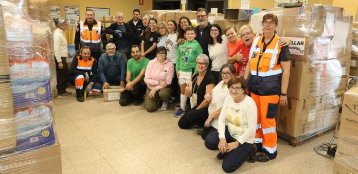 Recogida solidaria de productos en Cuéllar para los afectados por la dana en Valencia. | Foto: Gabriel Gómez |