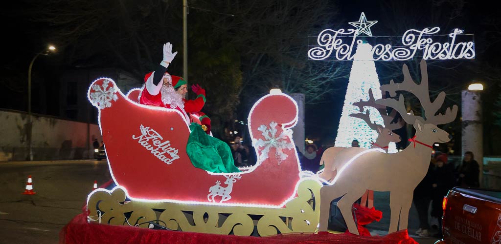 papa-noel-cuellar-2024-ES-GGG_3039 Visita de Papá Noel a Cuéllar en 2024. | Foto: Gabriel Gómez |