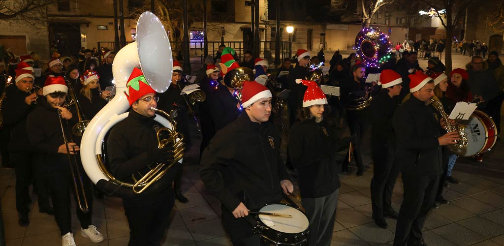 papa-noel-cuellar-2024-ES-GGG_3058 Visita de Papá Noel a Cuéllar en 2024. | Foto: Gabriel Gómez |