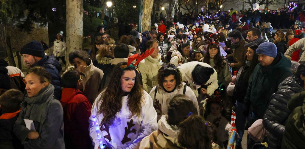 papa-noel-cuellar-2024-ES-GGG_3110 Visita de Papá Noel a Cuéllar en 2024. | Foto: Gabriel Gómez |