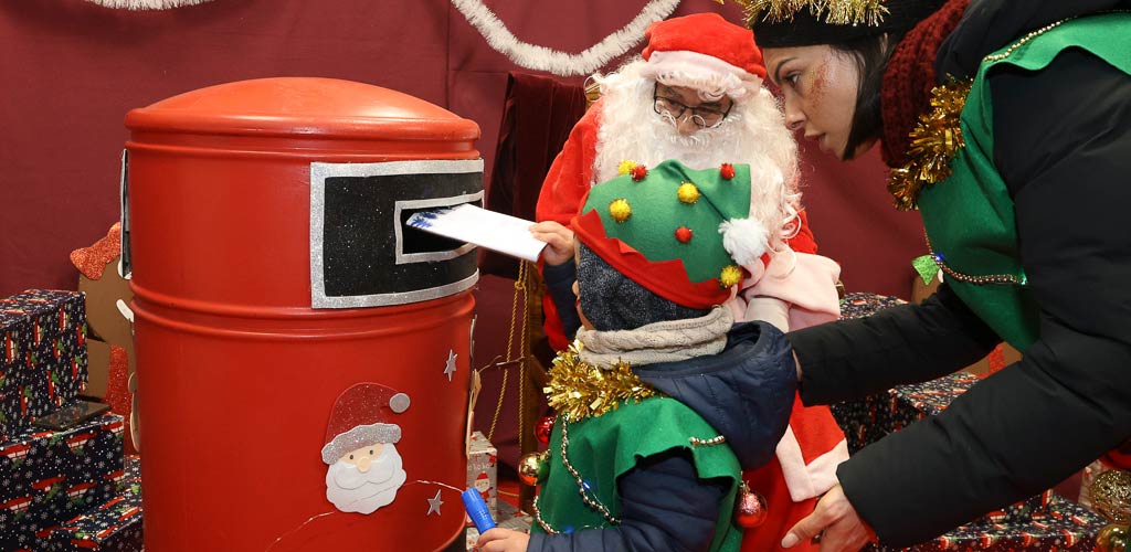 papa-noel-cuellar-2024-ES-GGG_3126 Visita de Papá Noel a Cuéllar en 2024. | Foto: Gabriel Gómez |