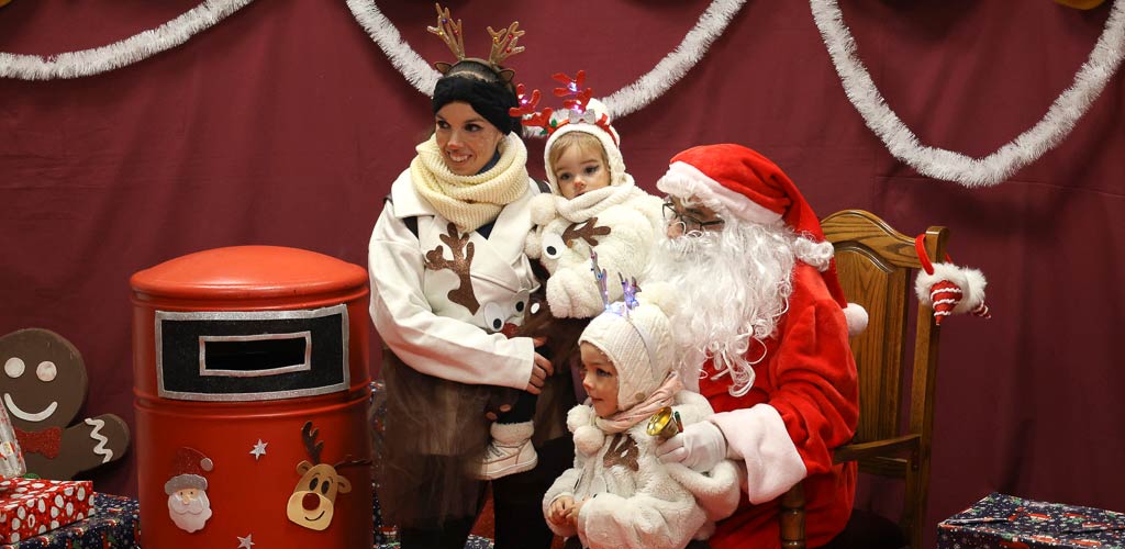 papa-noel-cuellar-2024-ES-GGG_3165 Visita de Papá Noel a Cuéllar en 2024. | Foto: Gabriel Gómez |