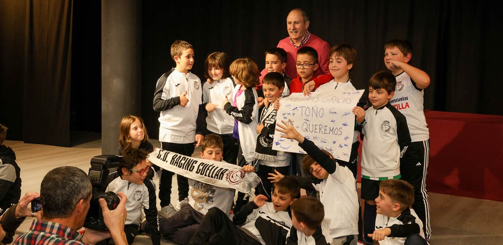 premios-deporte-cuellar-2024-ES-GGG_1899 Gala de entrega de los Premios al Deporte de Cuéllar 2024. | Foto: Gabriel Gómez |