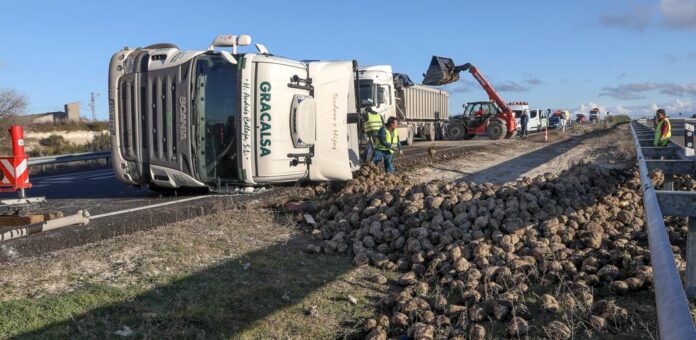 Accidente en la autovía A-601 en el municipio de Cuéllar. | Foto: Gabriel Gómez |