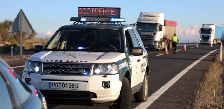 Un herido tras volcar su vehículo en la circunvalación de Cuéllar en la A-601