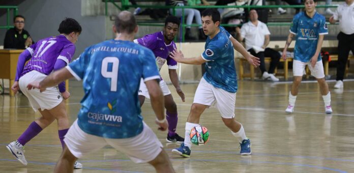 Partido entre el FS Cuéllar Cojalba y el CFS La Bañeza. | Foto: Gabriel Gómez |