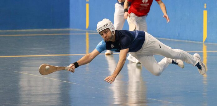 Partido entre el Club Pelota Vallelado y el Lagun Artea en el frontón Luis Baeza en 2025. | Foto: Gabriel Gómez |