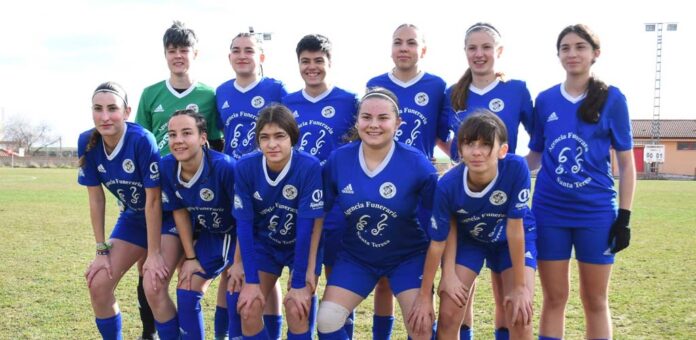 Once titular del CD Cuéllar femenino en su partido ante el CP Carbonero disputado en Cuéllar en febrero de 2025. | Foto: Jesús Santana |