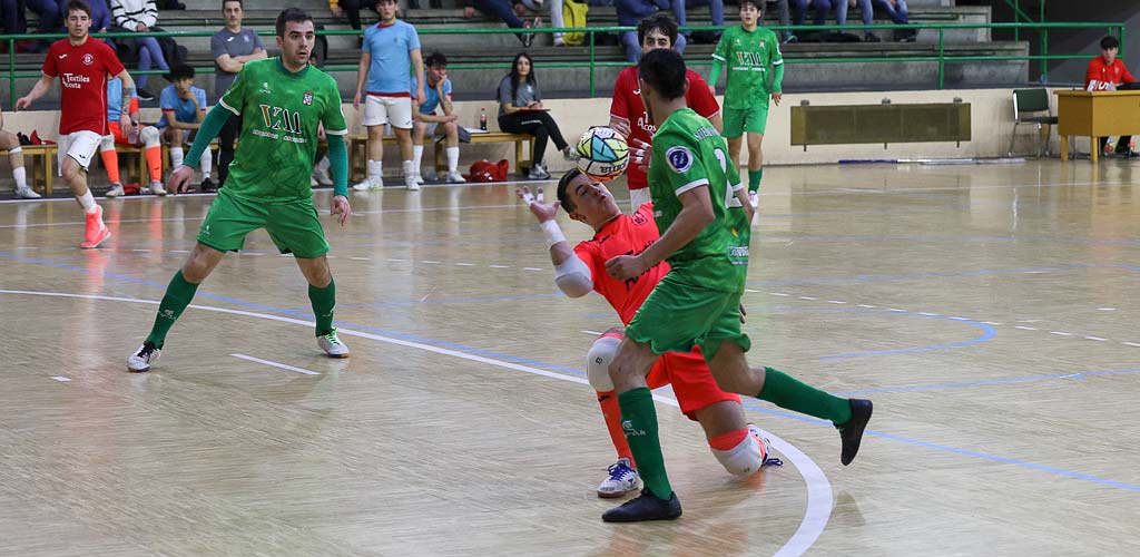 cojalba-tres-columnas-2-2025-ES-GGG_0668 Partido disputado en Cuéllar entre el FS Cuéllar Cojalba y el Tres Columnas. | Foto: Gabriel Gómez |