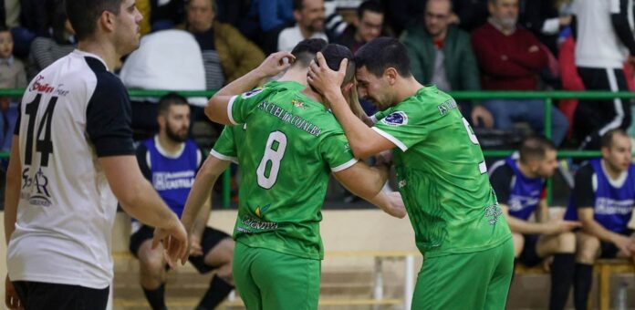 Partido de derbi entre el Racing Cuéllar y el FS Cuéllar Cojalba en 2025. | Foto: Gabriel Gómez |
